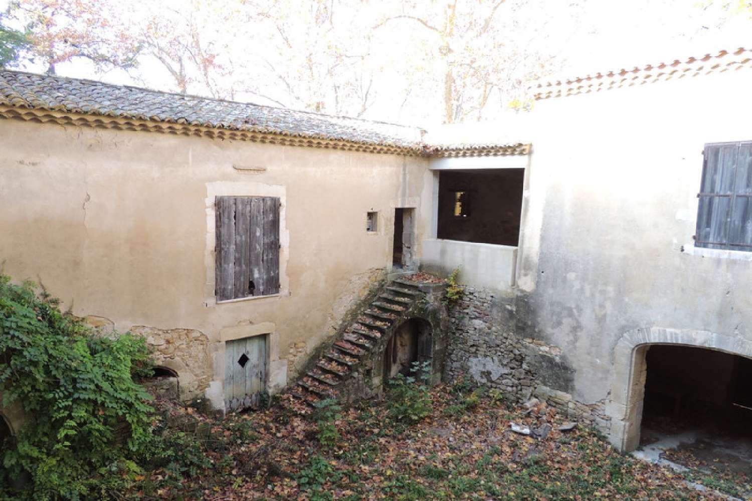 te koop landgoed Vénéjan Gard 2