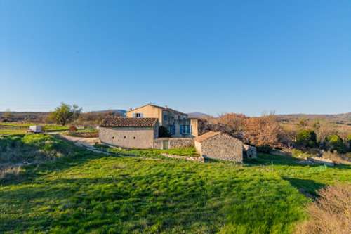  te koop boerderij Caseneuve Vaucluse 2