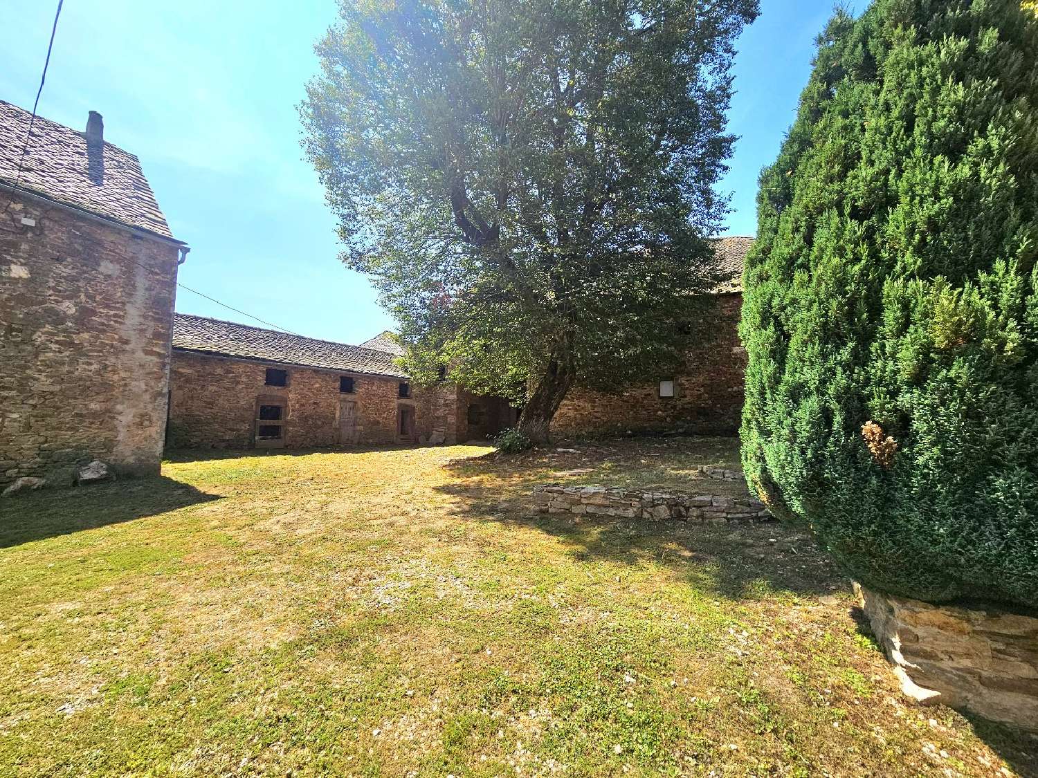  te koop boerderij Prévinquières Aveyron 2