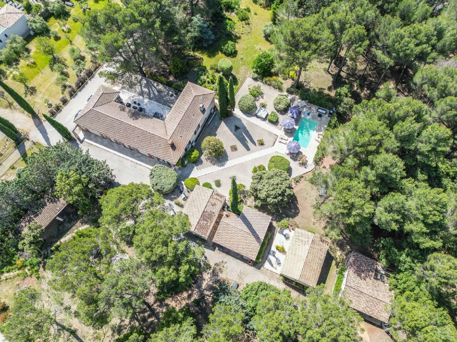 te koop hotel-restaurant Puget Vaucluse 3