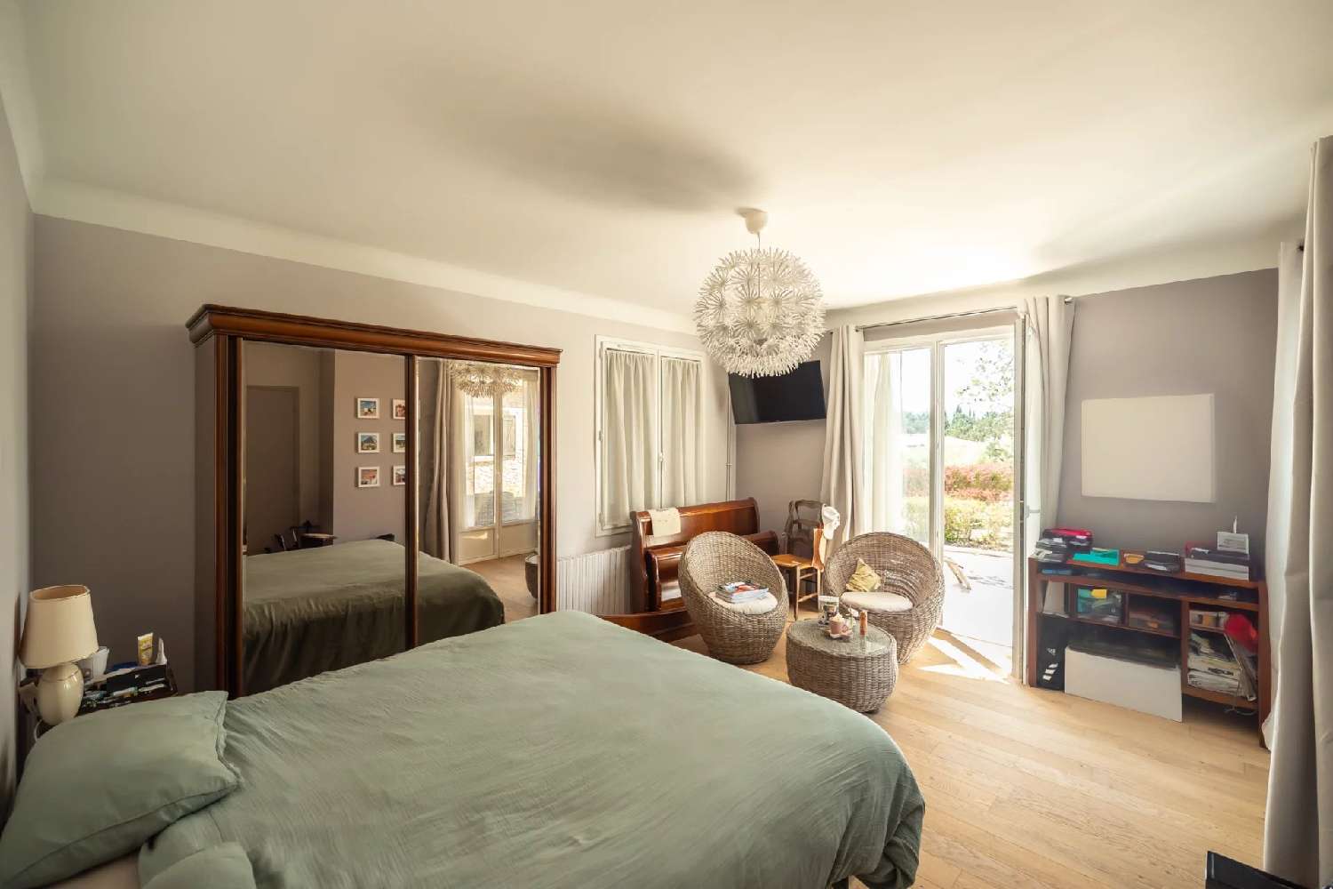 te koop hotel-restaurant Puget Vaucluse 8