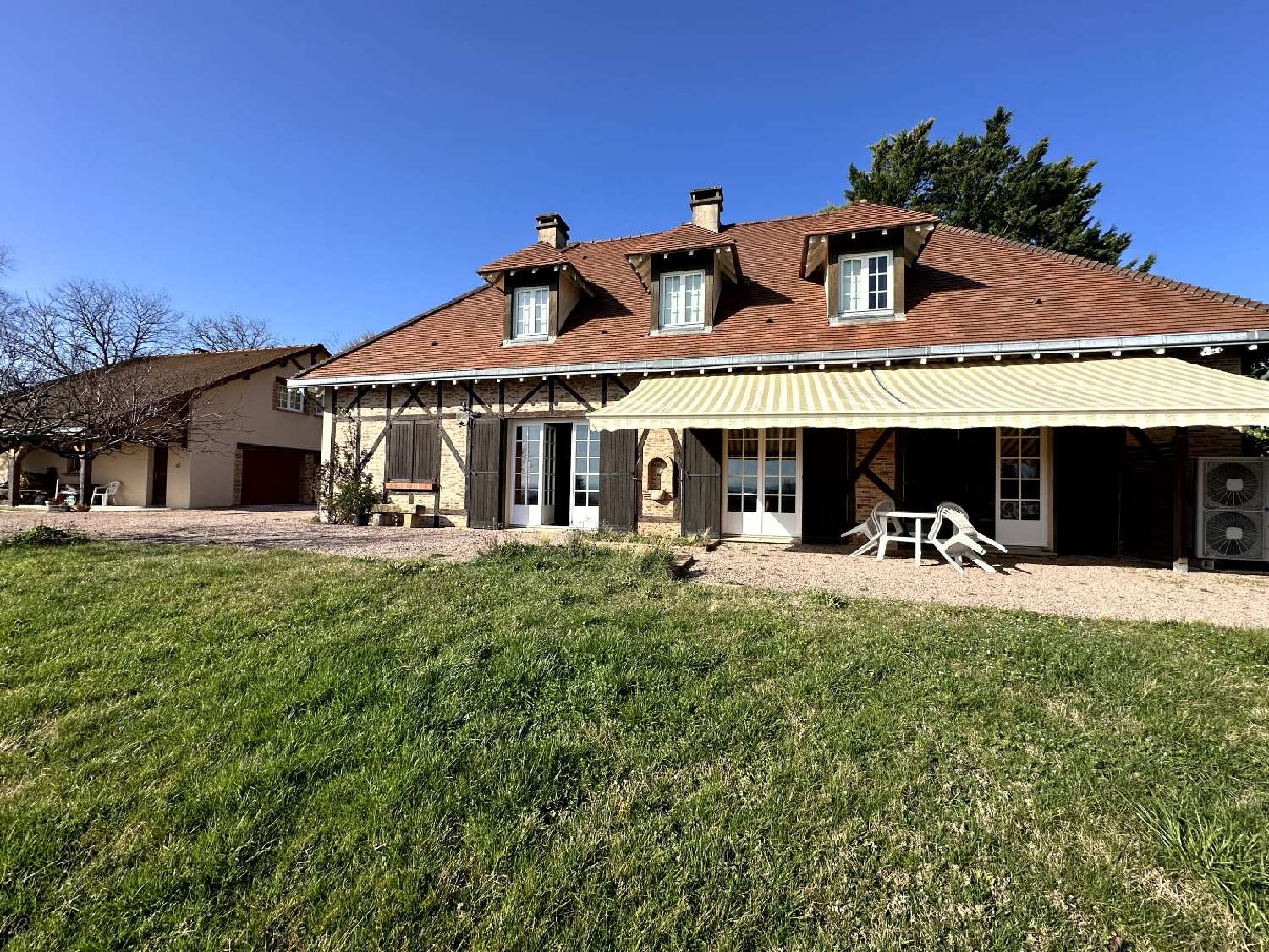  à vendre maison Abrest Allier 1
