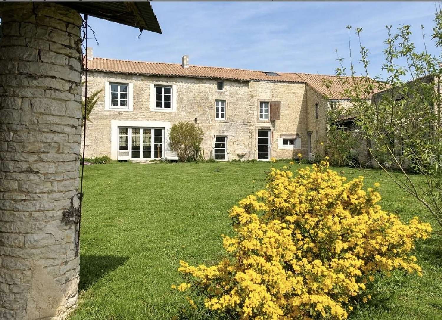  te koop huis Boisserolles Deux-Sèvres 1