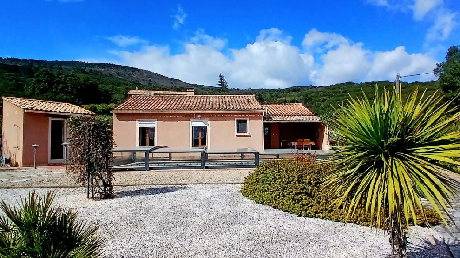  te koop huis Ceilhes-et-Rocozels Hérault 1