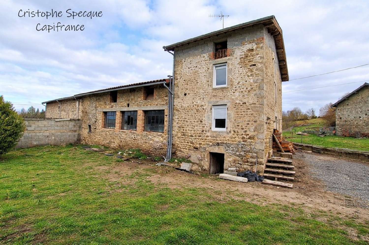 for sale house Celles-sur-Durolle Puy-de-Dôme 2