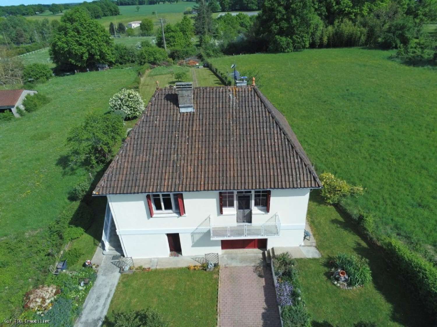  à vendre maison Champagne-Mouton Charente 3