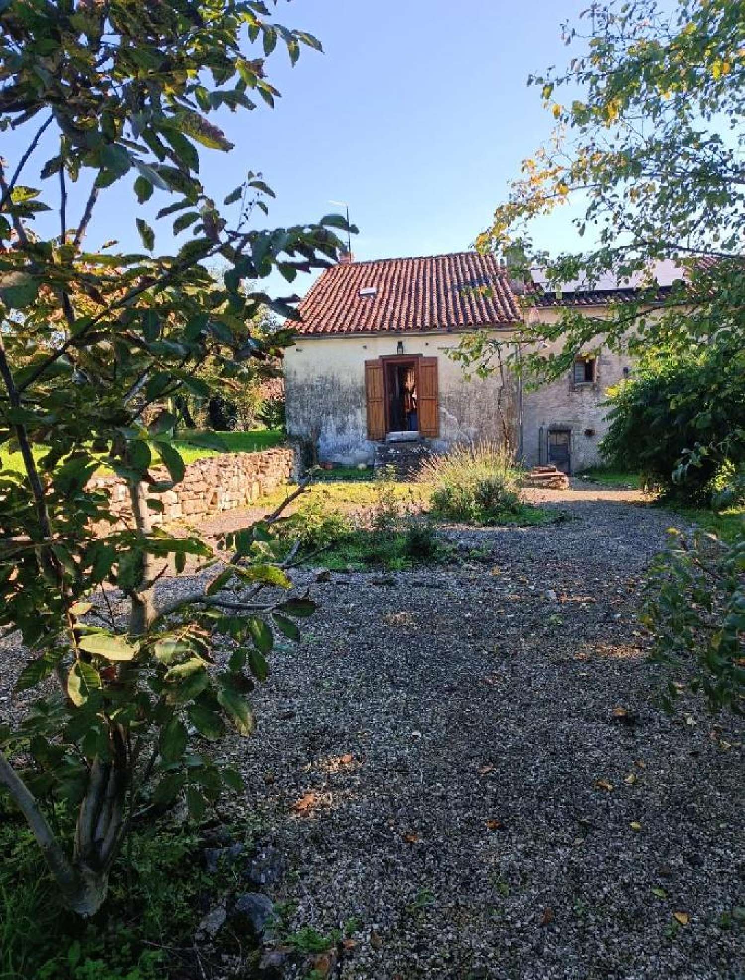  en venta casa Charroux Vienne 2