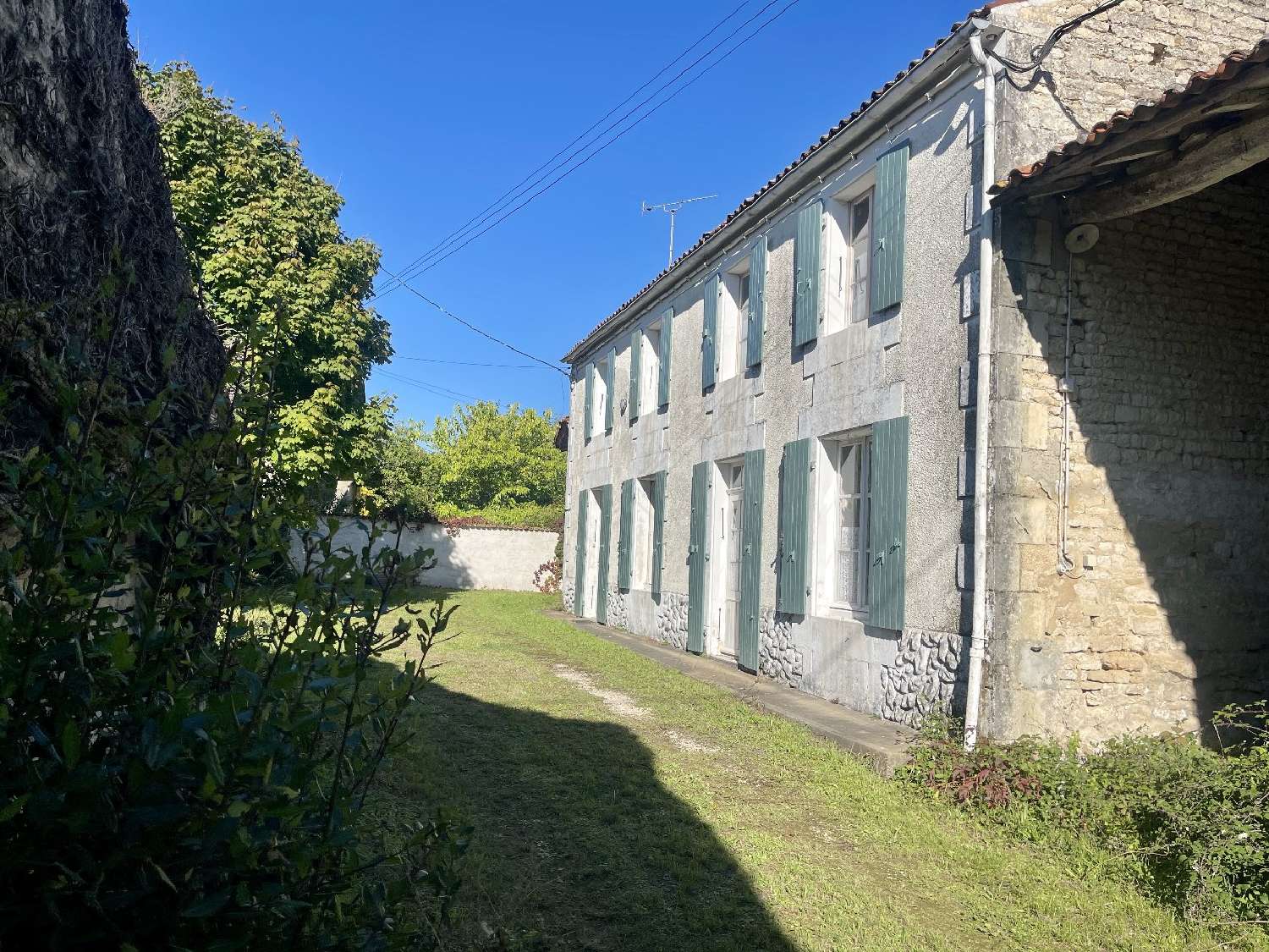  for sale house Doeuil-sur-le-Mignon Charente-Maritime 7