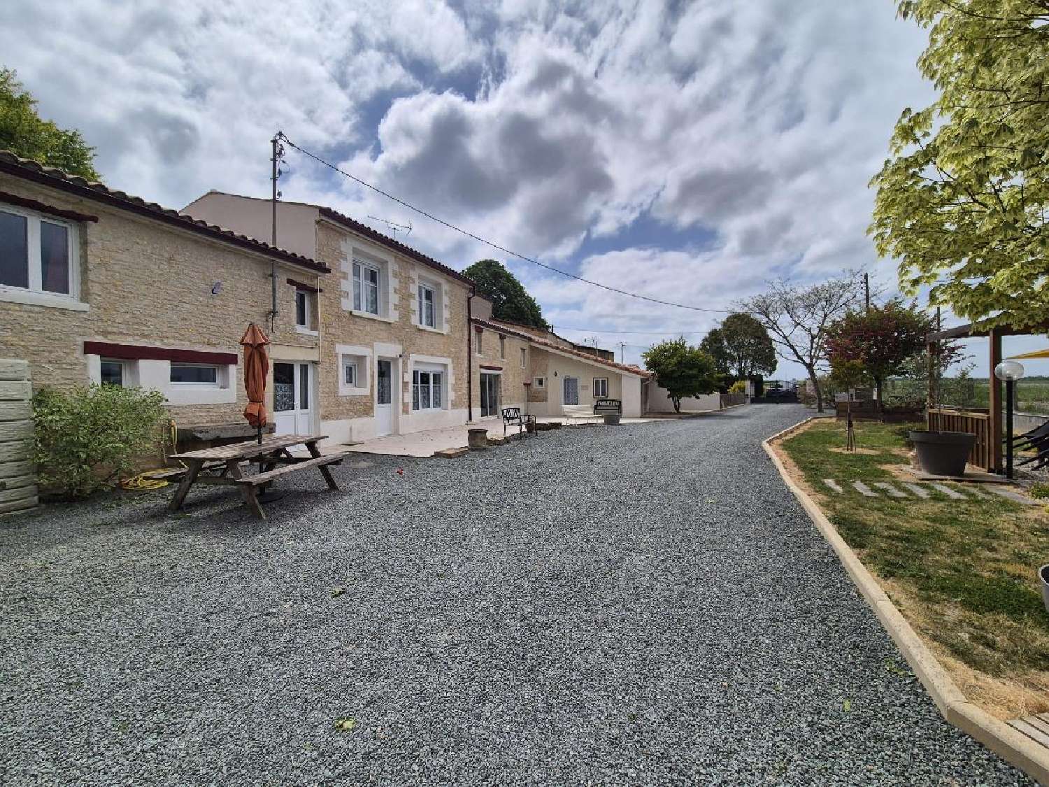  te koop huis La Foye-Monjault Deux-Sèvres 1