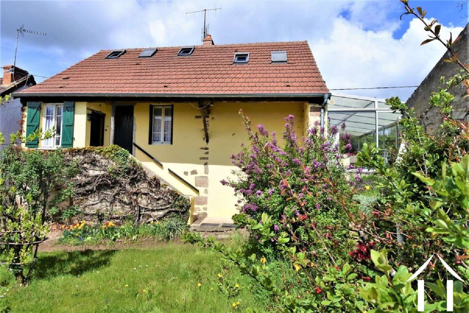  à vendre maison La Guiche Saône-et-Loire 1