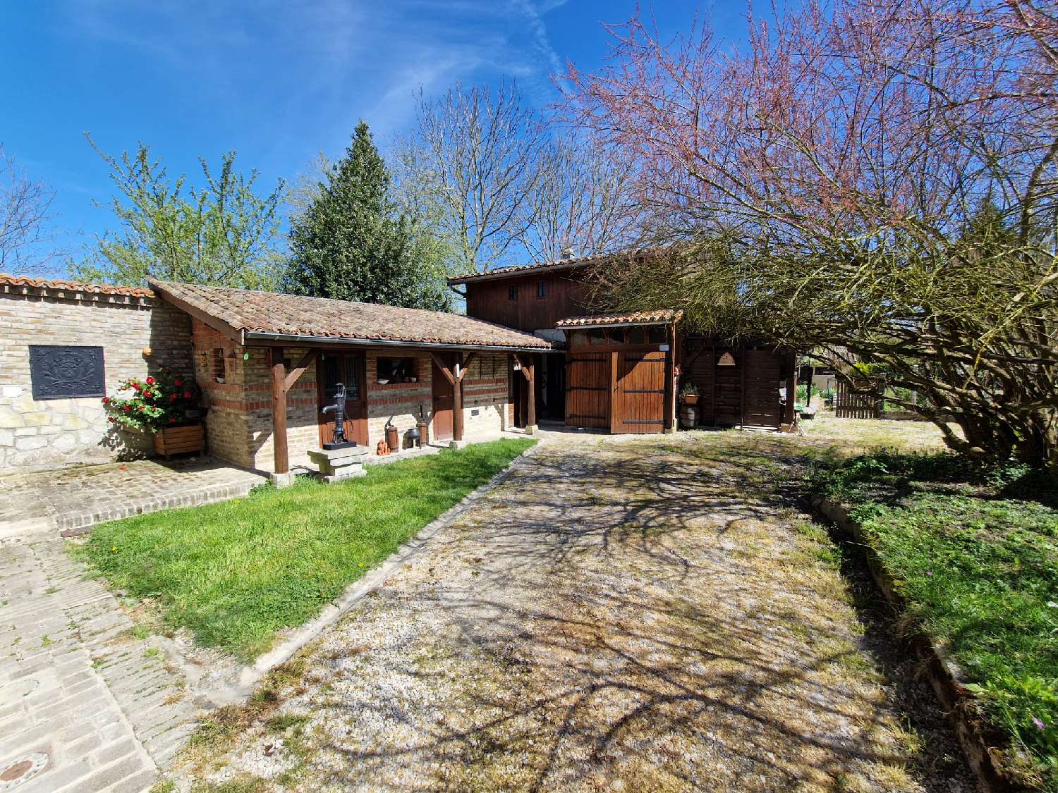  à vendre maison La Neuville-au-Pont Marne 2