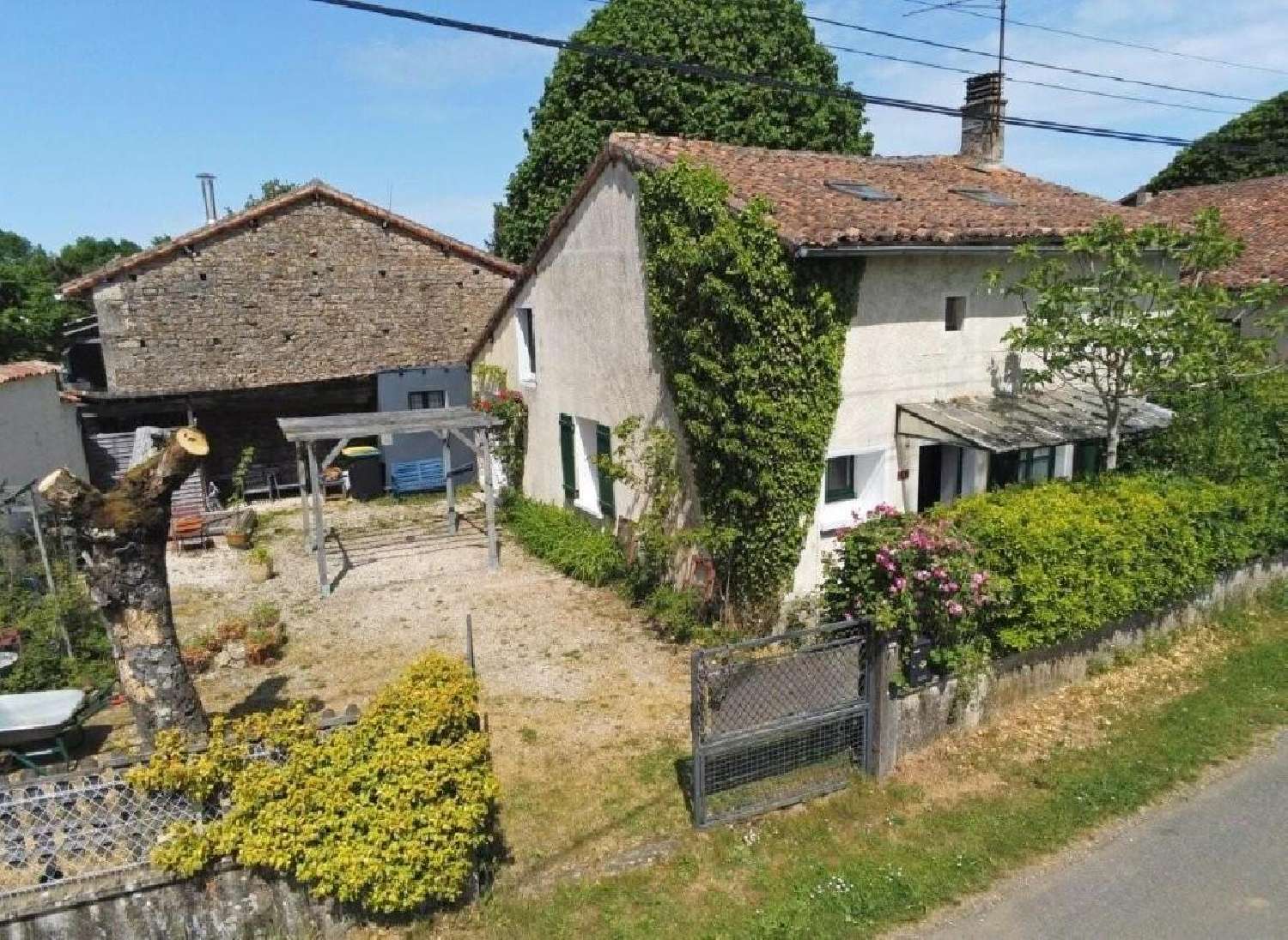  en venta casa Nanteuil-en-Vallée Charente 1