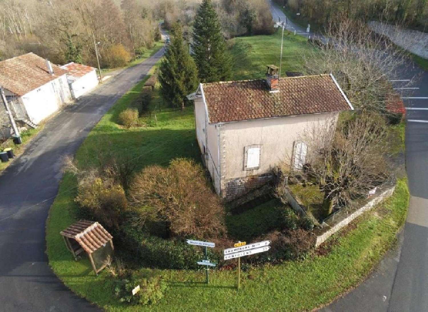  te koop huis Nanteuil-en-Vallée Charente 2