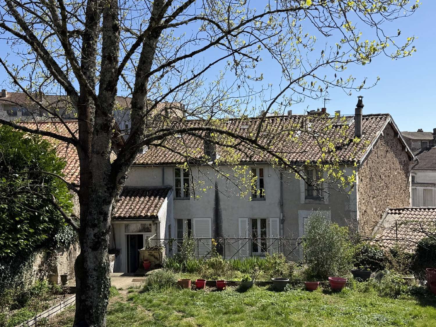  te koop huis Nontron Dordogne 1