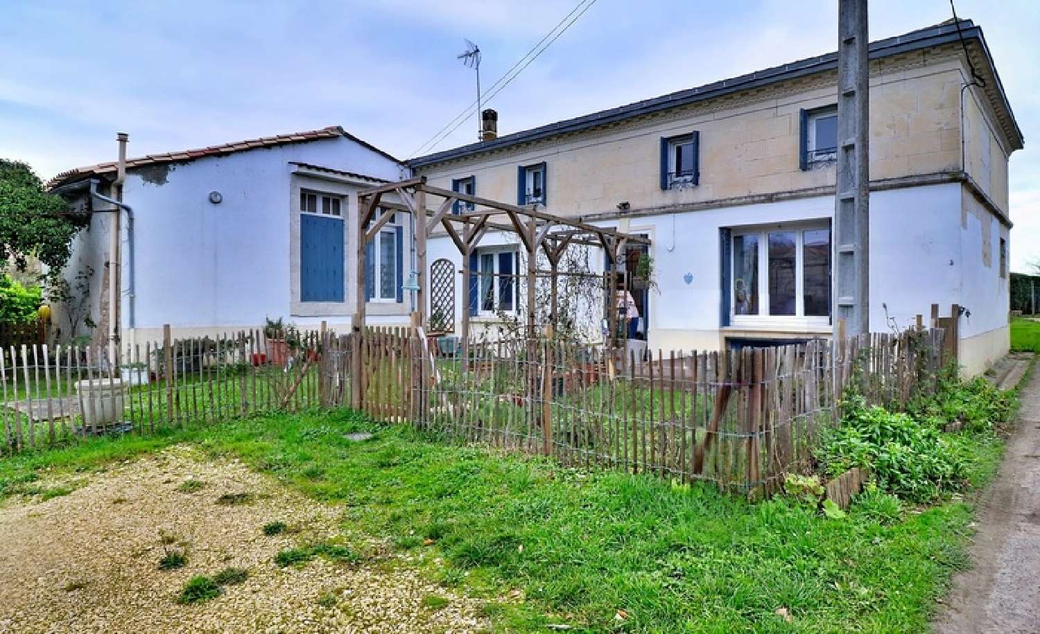  à vendre maison Saint-Dizant-du-Gua Charente-Maritime 1