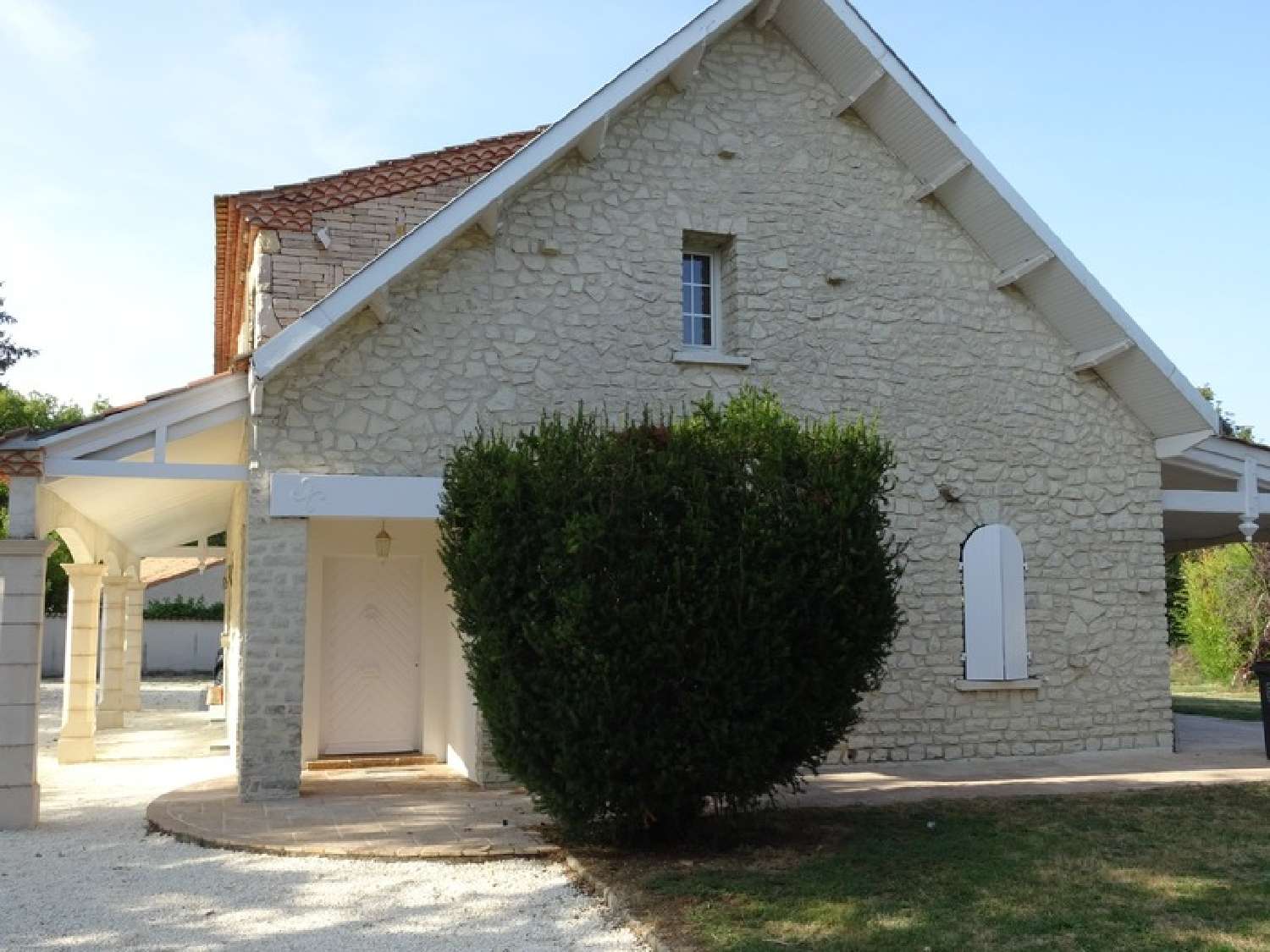te koop huis Saint-Estèphe Charente 3