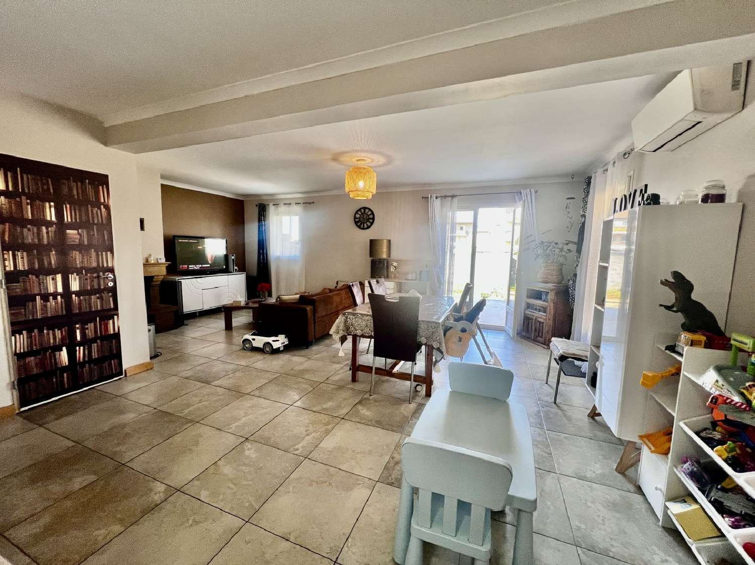  for sale house Saint-Gilles Gard 3