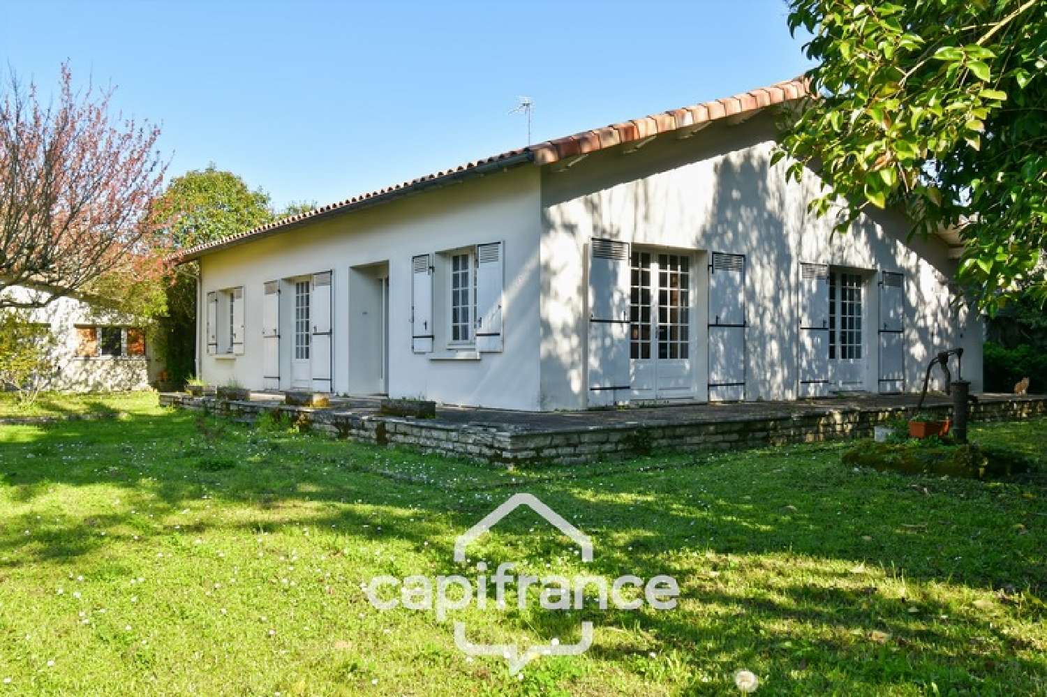  à vendre maison Saint-Jean-d'Angély Charente-Maritime 1