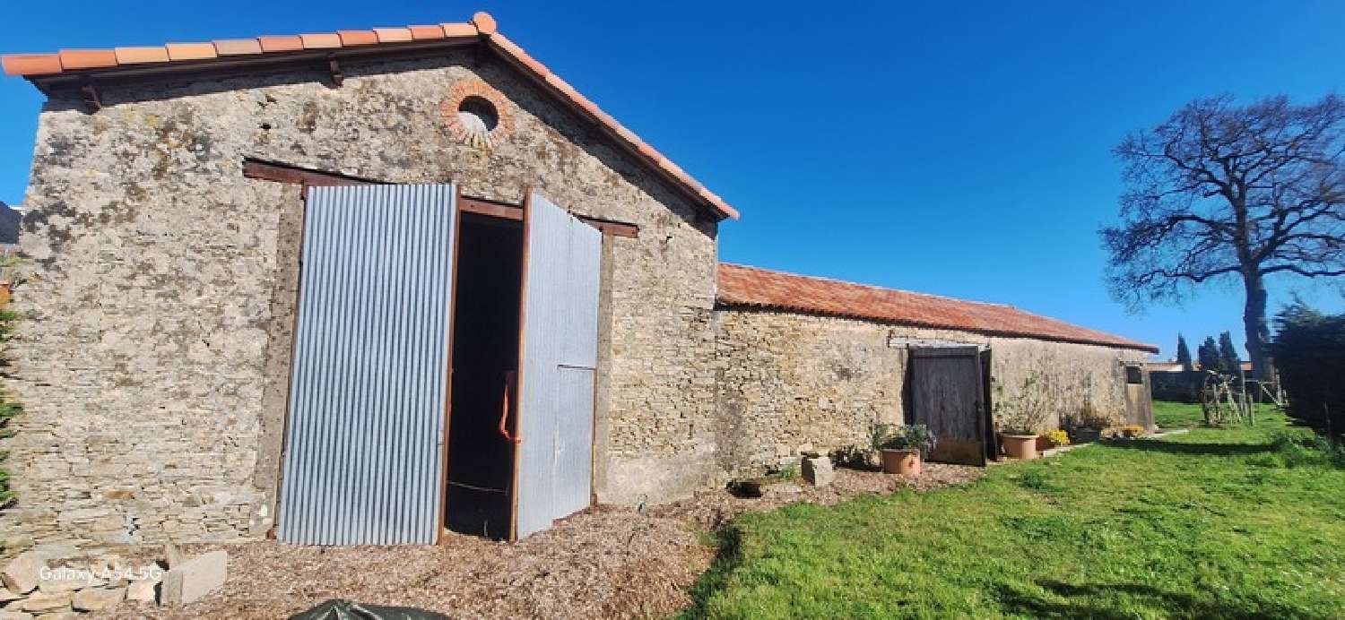  for sale house Saint-Julien-des-Landes Vendée 3