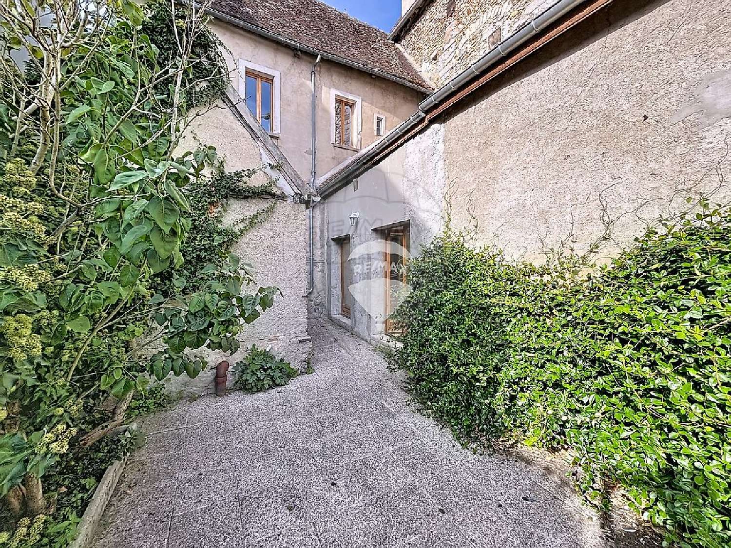  te koop huis Saint-Julien-du-Sault Yonne 1