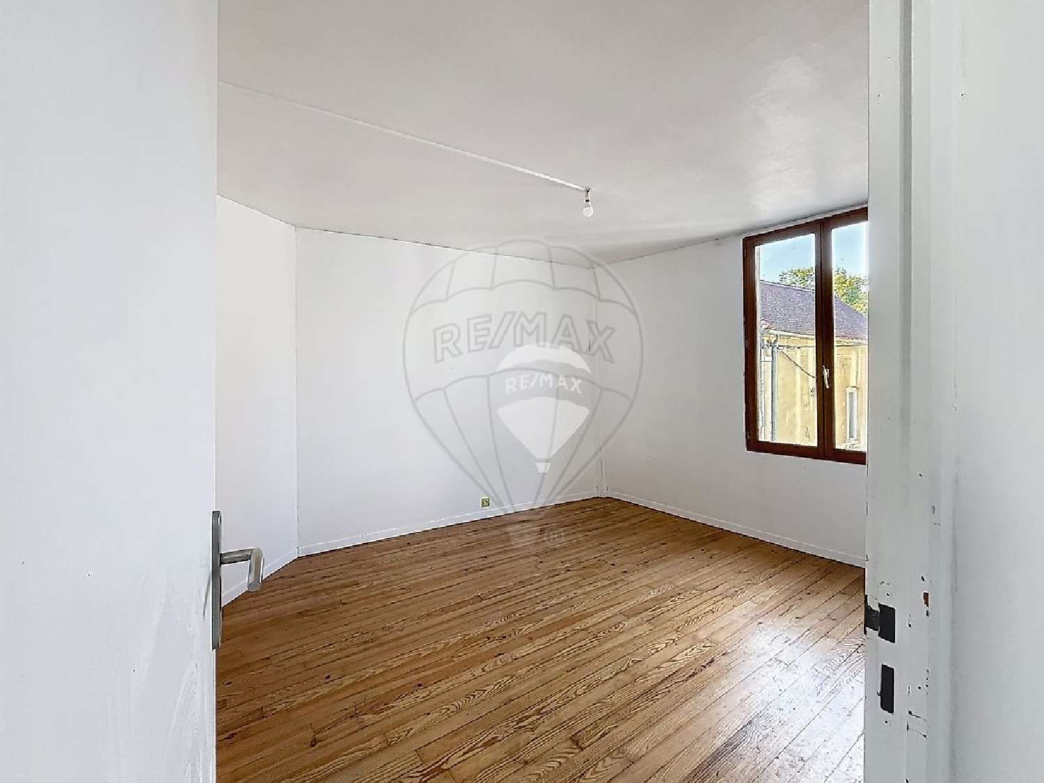  te koop huis Saint-Julien-du-Sault Yonne 6