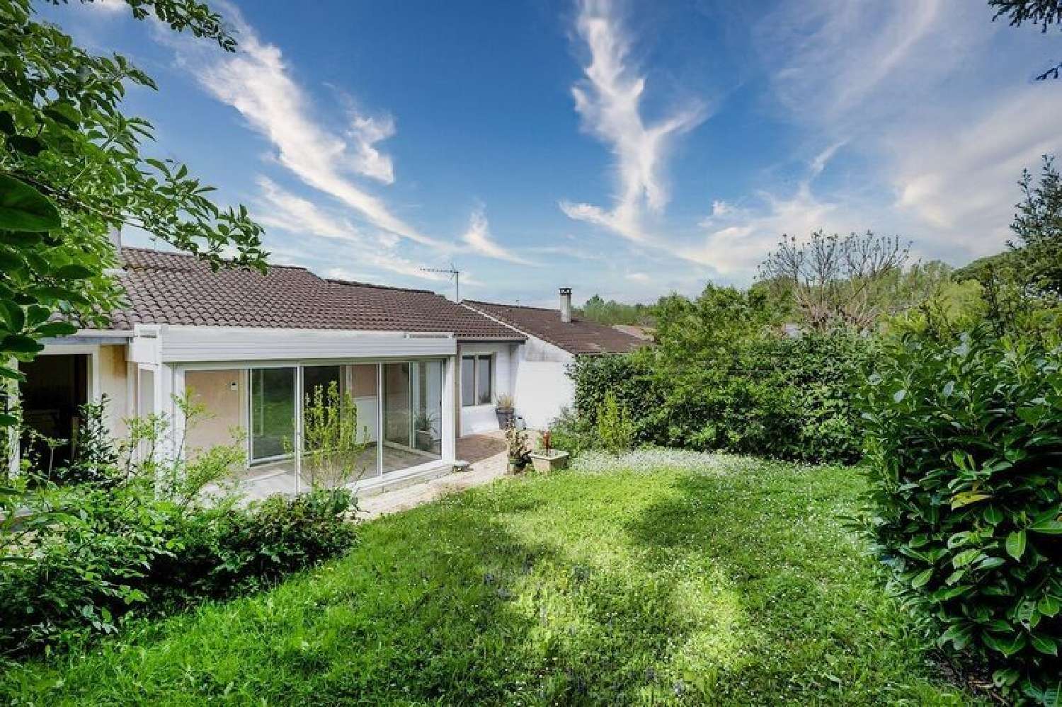  for sale house Saint-Louis-de-Montferrand Gironde 1