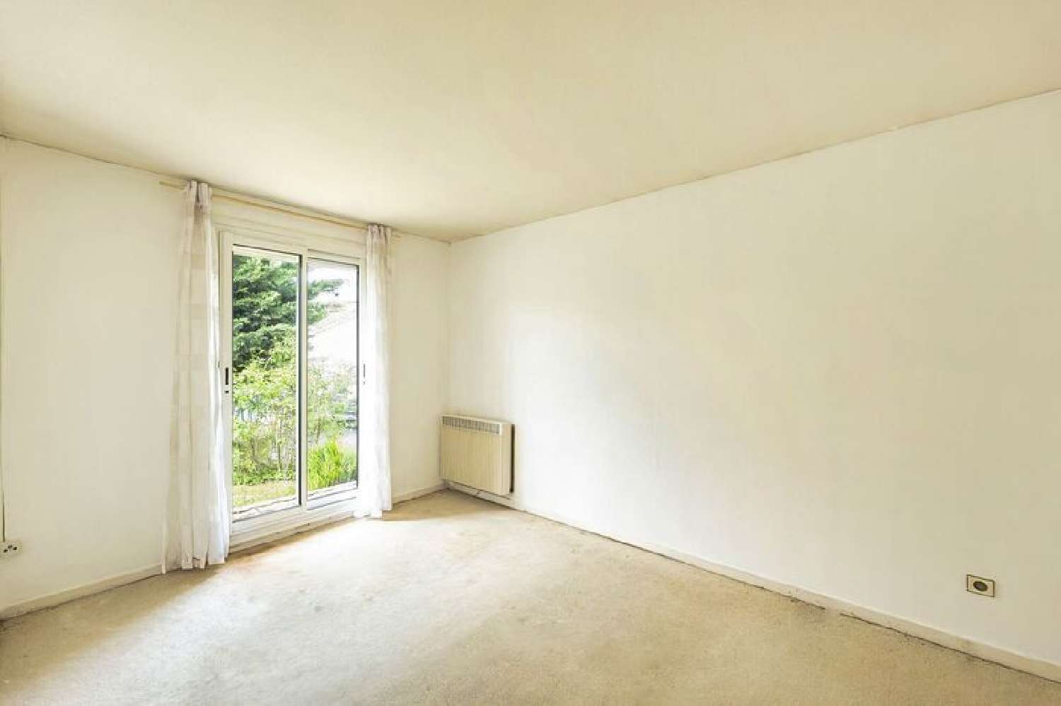  for sale house Saint-Louis-de-Montferrand Gironde 3