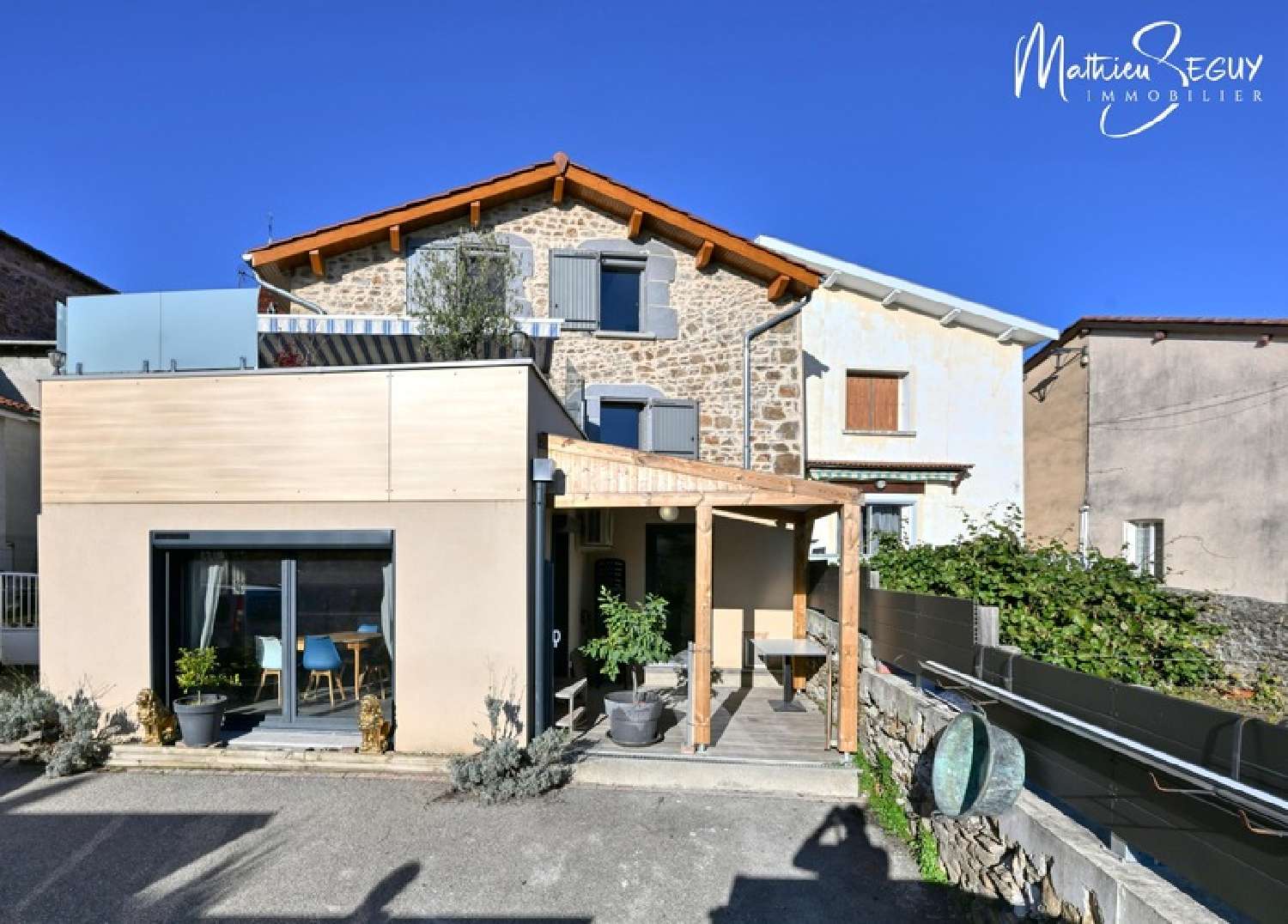  for sale house Saint-Martin-en-Haut Rhône 1