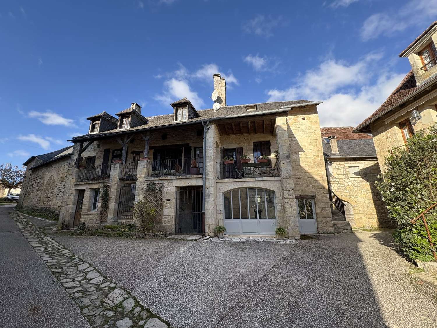 te koop huis Saint-Robert Corrèze 1