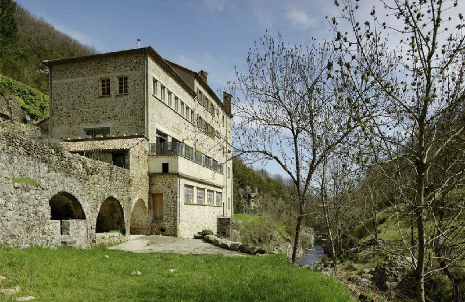 te koop huis Saint-Sauveur-de-Montagut Ardèche 2