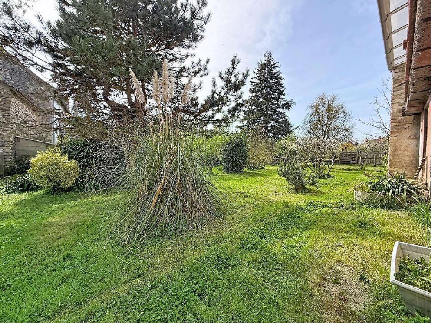  te koop huis Salornay-sur-Guye Saône-et-Loire 2