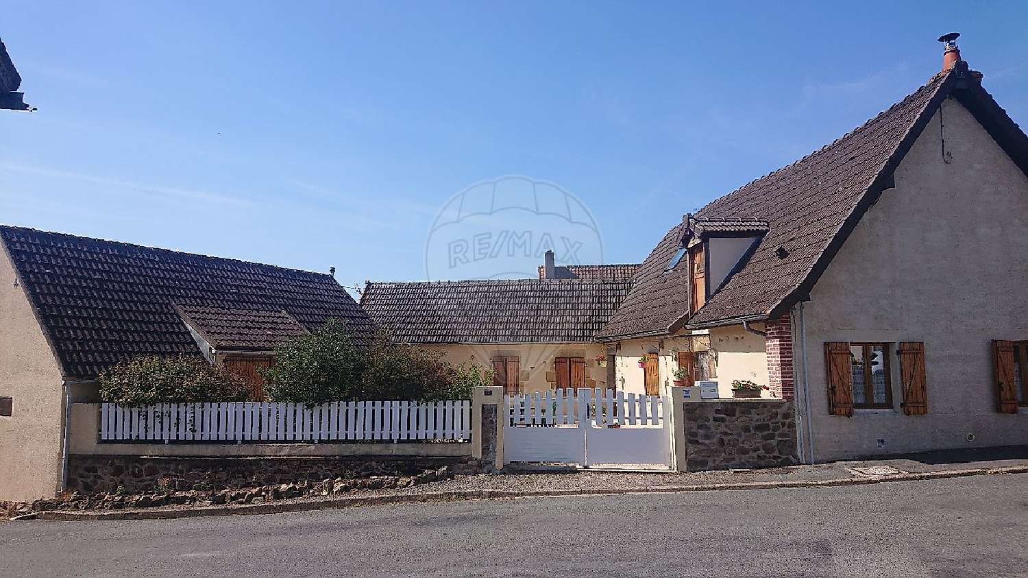  te koop huis Sémelay Nièvre 1