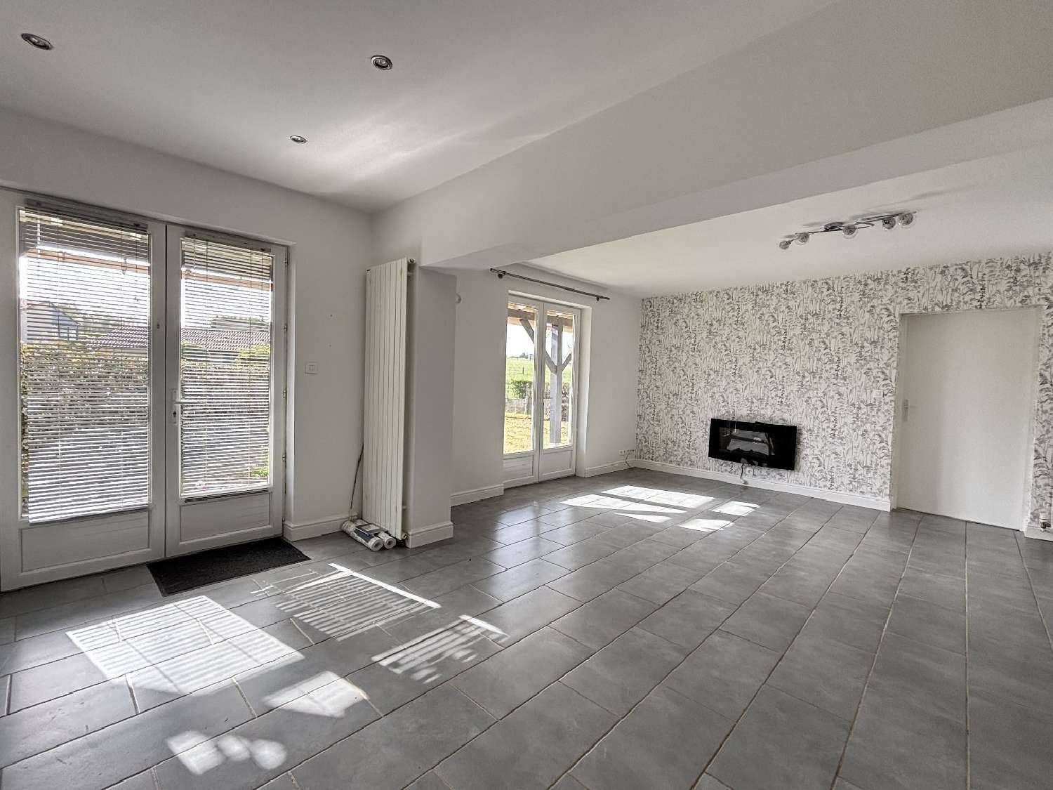  for sale house Surin Vienne 3