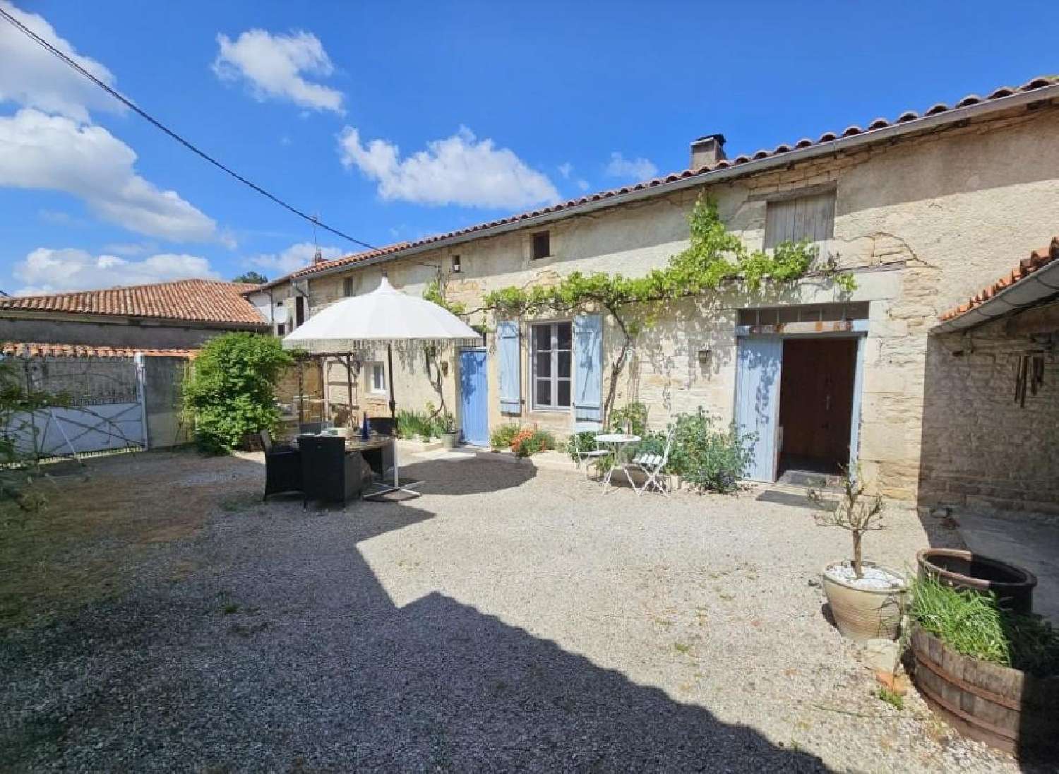  te koop huis Villefagnan Charente 1