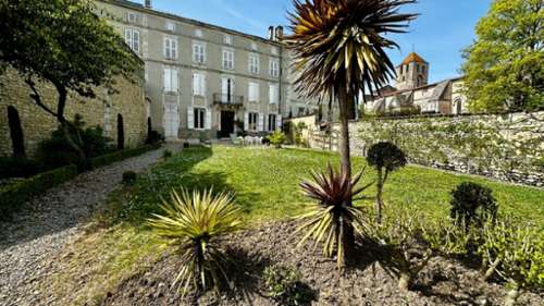 Saint-Hilaire Charente Bürgerhaus Bild 7314790