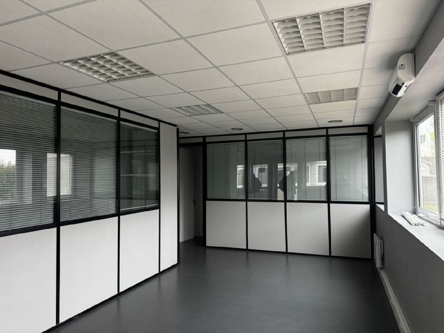  for sale office Orléans Loiret 3