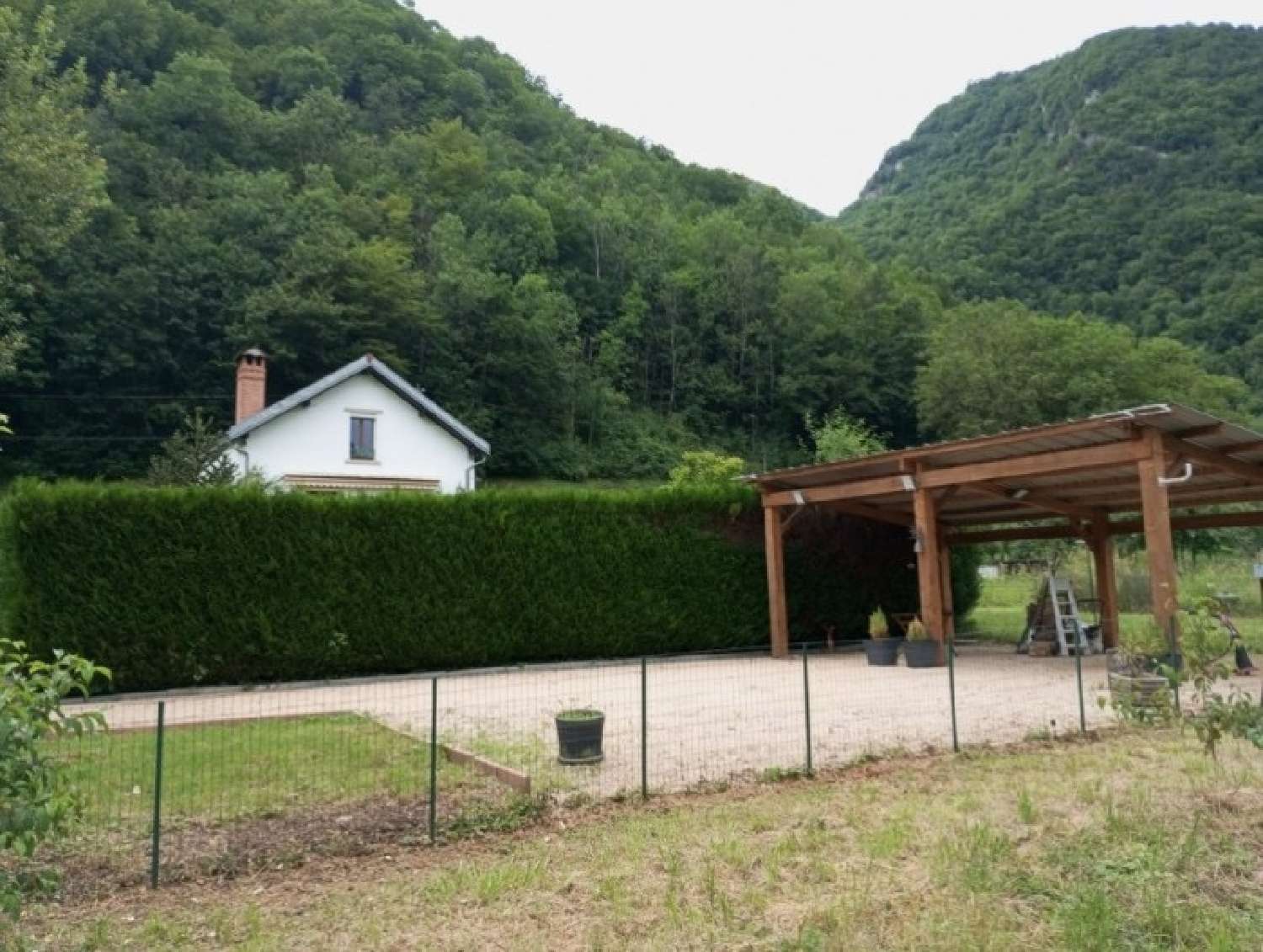 te koop terrein Chaley Ain 2