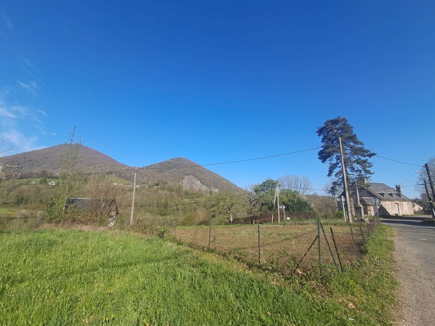  te koop terrein Hèches Hautes-Pyrénées 1