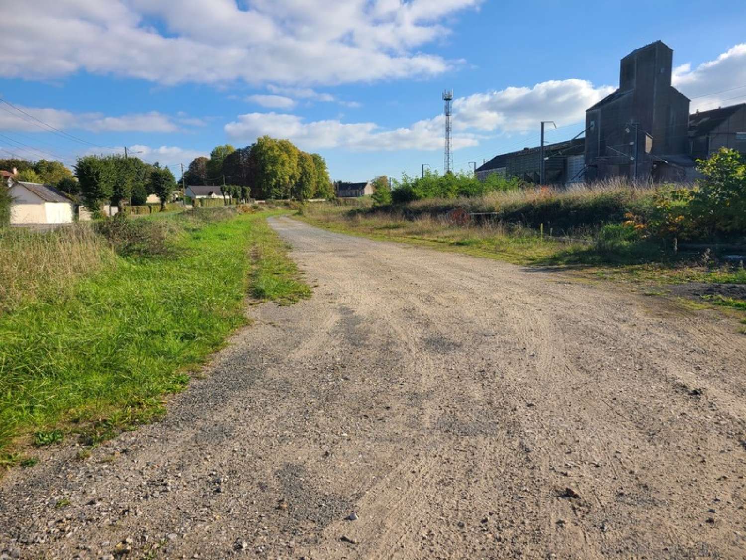 te koop terrein Nérondes Cher 4