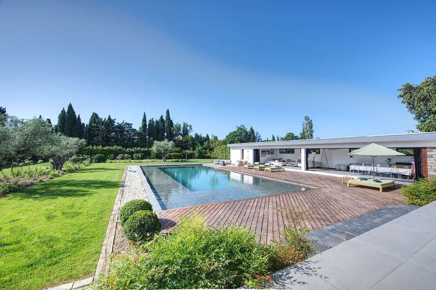 te koop villa Eyguières Bouches-du-Rhône 2