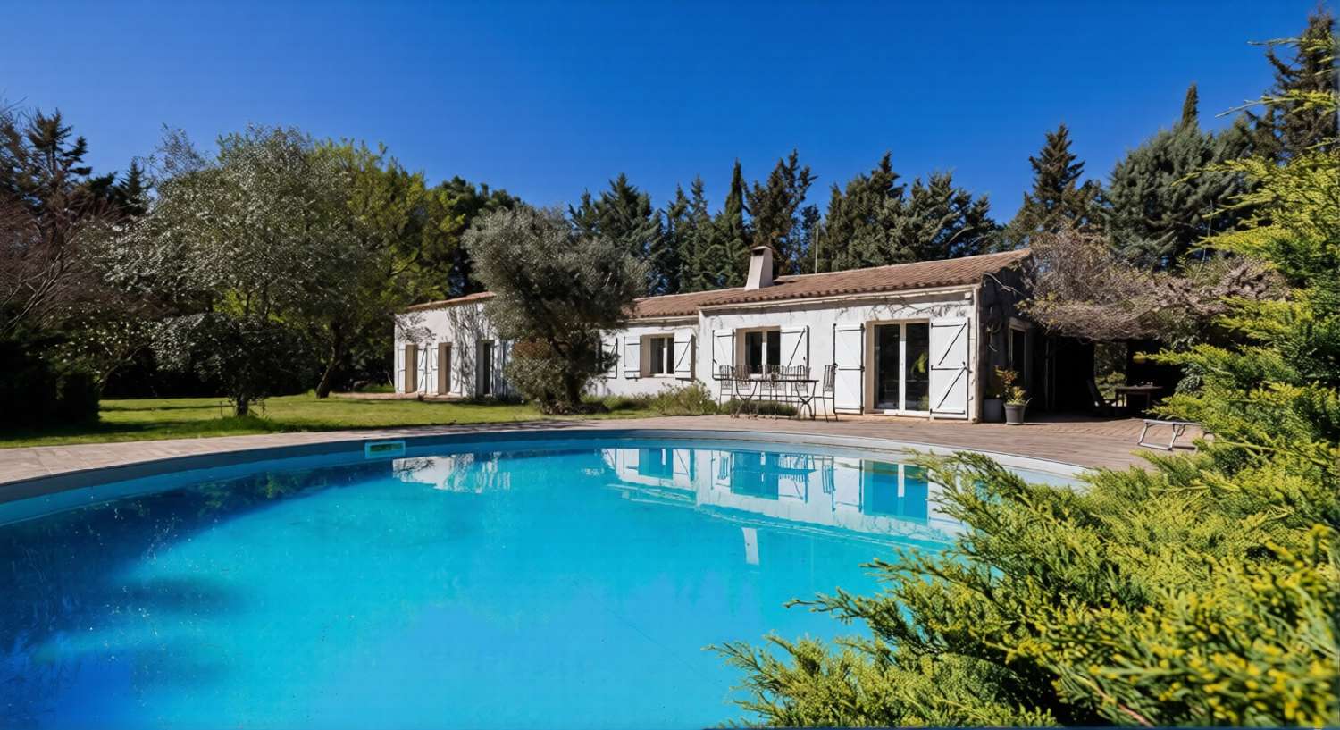 for sale villa Jouques Bouches-du-Rhône 1