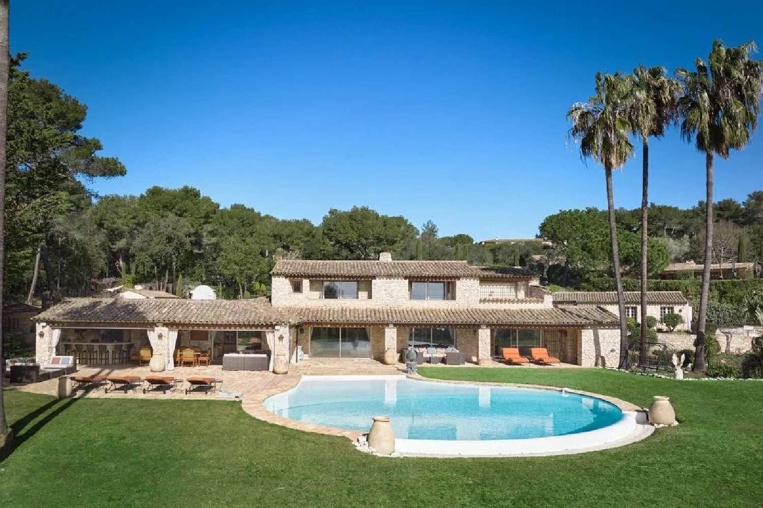  te koop villa La Colle-sur-Loup Alpes-Maritimes 3