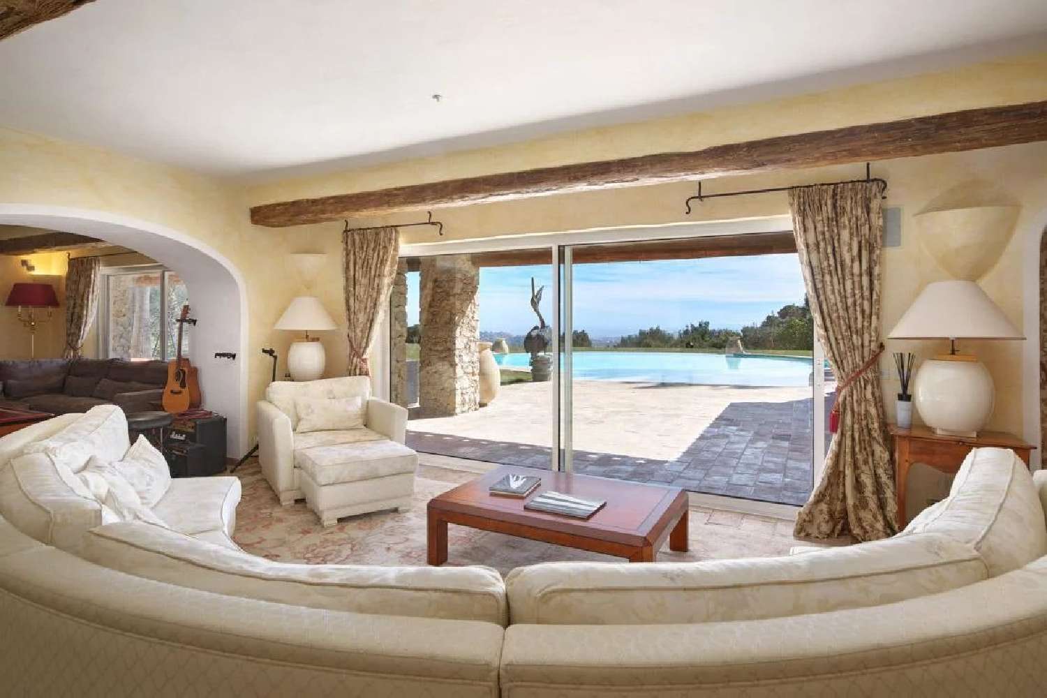  te koop villa La Colle-sur-Loup Alpes-Maritimes 4