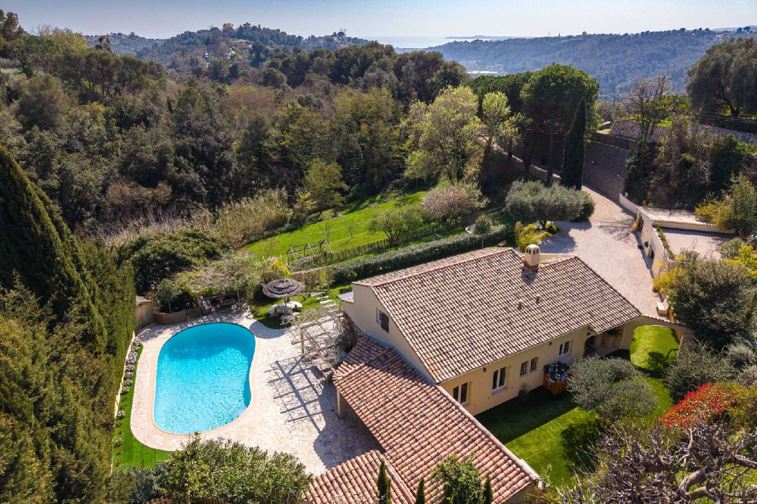  for sale villa La Gaude Alpes-Maritimes 2