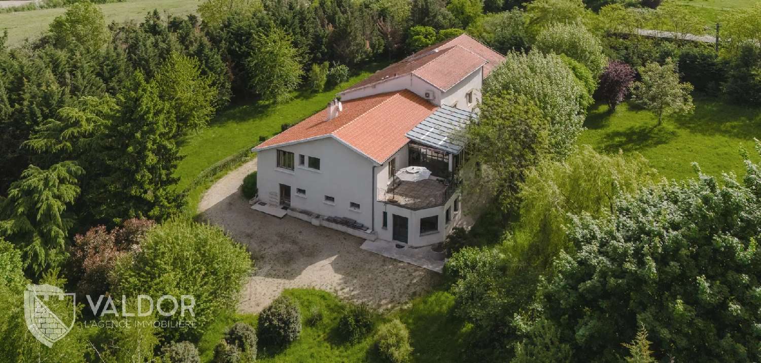  for sale villa La Tour-de-Salvagny Rhône 1