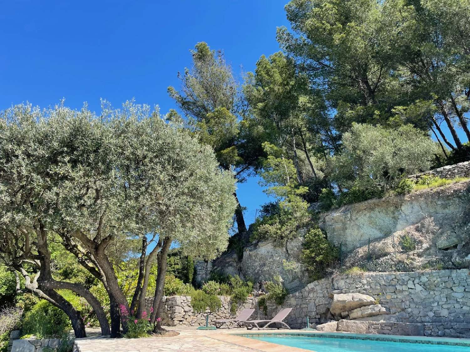  for sale villa Le Beausset Var 3