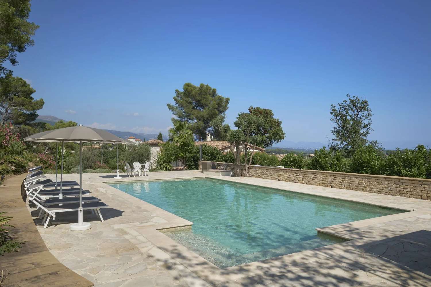 à vendre villa Le Rouret Alpes-Maritimes 1