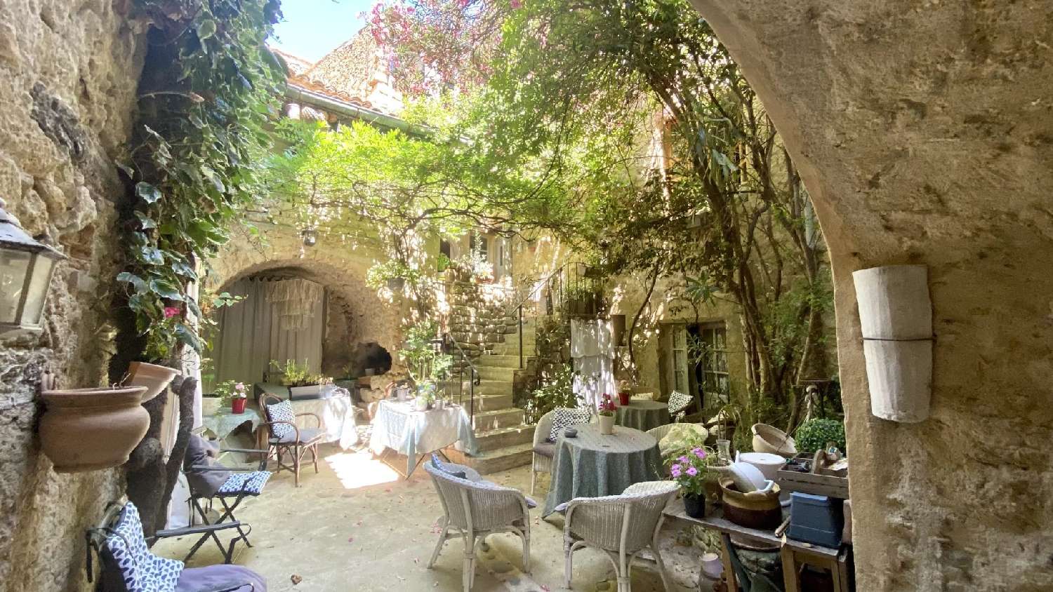  te koop villa Lourmarin Vaucluse 1