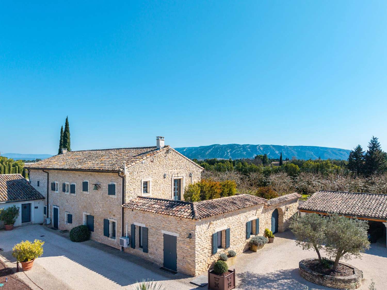  te koop villa Robion Vaucluse 2