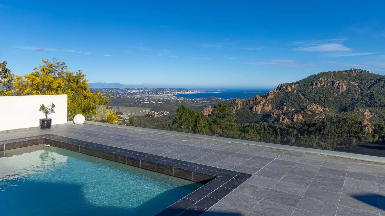  for sale villa Saint-Aygulf Var 2